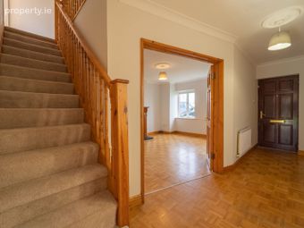 7 Warrenstown Downs, Mulhuddart, Dublin 15 - Image 2