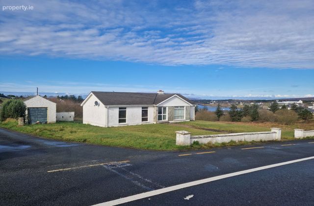 Seaview House On C. 3 Acres Caravan Road, Dungloe, Co. Donegal - Click to view photos