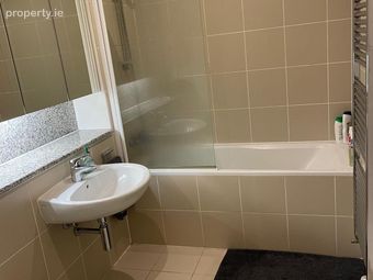 Apartment 56, Saunders House, Spencer Dock, Dublin, IFSC, Dublin 1 - Image 4