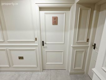 19 On The Green - Oak Suite, 19 Main Street, Belcoo, Enniskillen, Co. Fermanagh, Enniskillen, Co. Fermanagh - Image 5