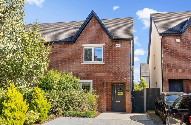 18 Gandon Walk, Lucan, Co. Dublin, Lucan, Co. Dublin - Click to view photos
