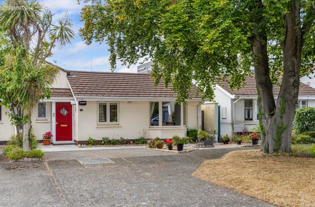 8 Deans Court, Deansgrange, Blackrock, Co. Dublin - Click to view photos
