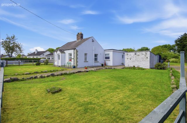 Greenogue, Kilsallaghan, Ashbourne, Co. Meath - Click to view photos