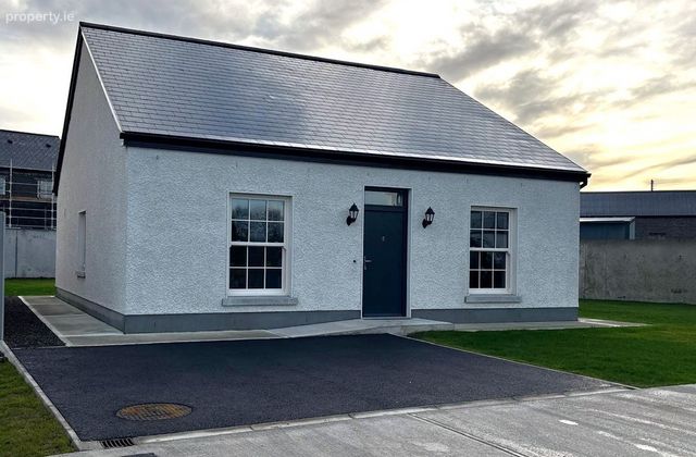 6 Beech Hill, Crossmolina, Co. Mayo - Click to view photos