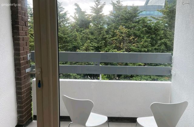 22 Clyde House, Ballsbridge Court, Serpentine Aven, Dublin 4 - Click to view photos