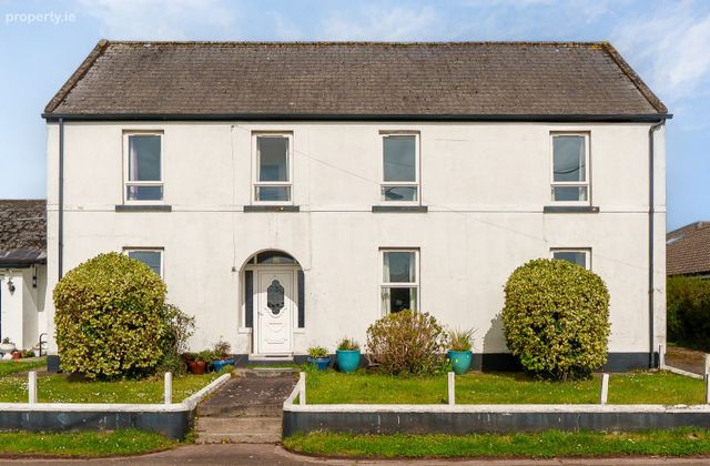 Hillcrest House, Summerfield, Youghal, Co. Cork - Click to view photos
