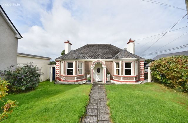 Chapel Street, Tarbert, Co. Kerry - Click to view photos