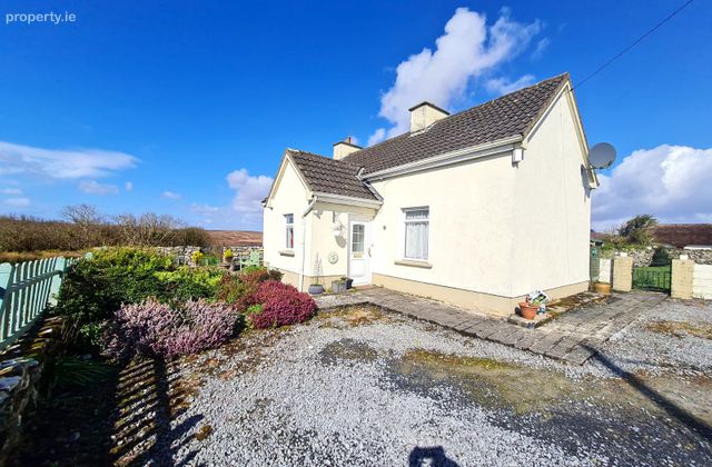 Hazelwood Cottage, Seanadh Gharr&aacute;in, Spiddal, Co. Galway - Click to view photos