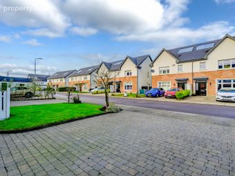 30 The Lawn, Janeville, Carrigaline, Co. Cork - Image 2