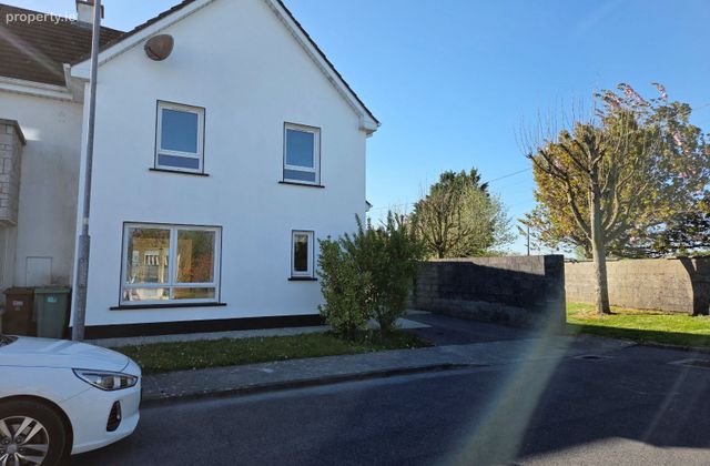 21 Cill &Oacute; S&eacute;ighin, Ballinrobe, Neale, Co. Mayo - Click to view photos