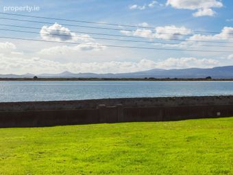 Apartment 12, Mariner's Court, Sutton, Dublin 13 - Image 3