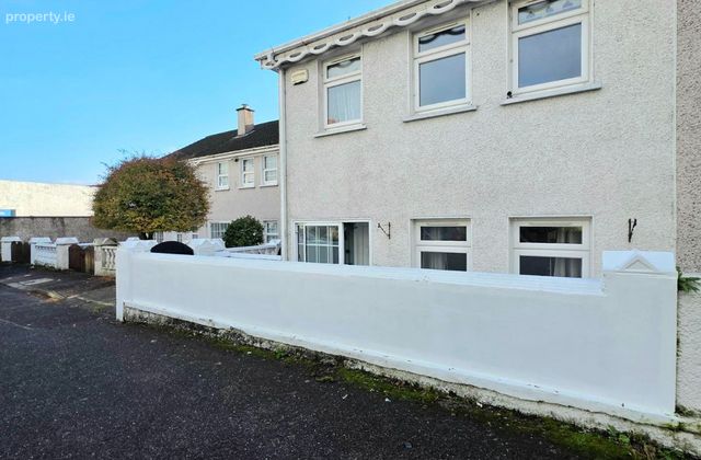 4 Glenryan Mews, Blarney Street, Sunday's Well, Co. Cork - Click to view photos
