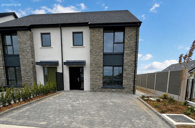 The Rowans, Blossomhill, Blossomhill, Bandon, Co. Cork - Click to view photos