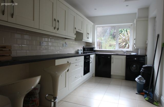 Eagle Valley, Wilton, Co. Cork - Click to view photos