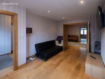 8 Saint Anthony's Crescent, Greenhills, Dublin 12 - Image 4