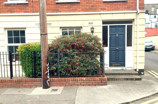 2 Royal Canal Court, Dublin 7, North Circular Road, Dublin 7 - Click to view photos