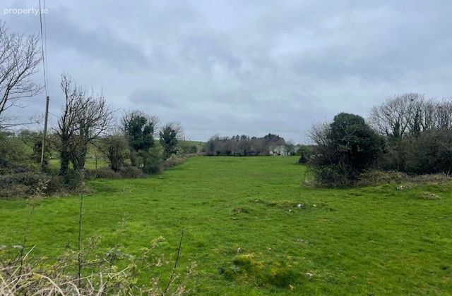 Baunkyle, Corofin, Co. Clare - Click to view photos