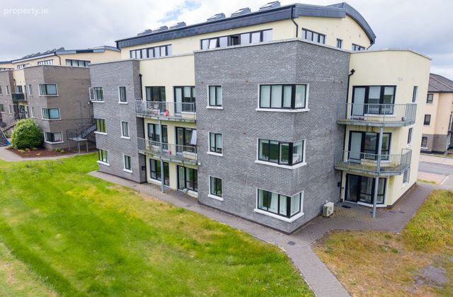 40 Sraith Fhada, Doughiska, Co. Galway - Click to view photos