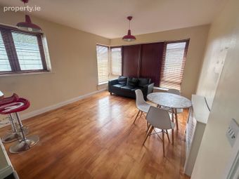 2 Petitswood View, Dublin Road, Mullingar, Co. Westmeath - Image 2