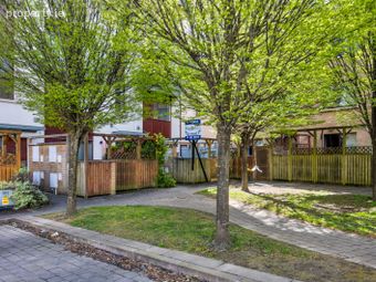 4 Castlegate Vale, Adamstown, Lucan, Co. Dublin - Image 2