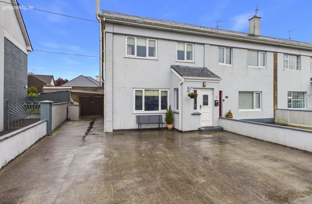 40 Coscorrig Crescent, Loughrea, Co. Galway, Loughrea, Co. Galway - Click to view photos