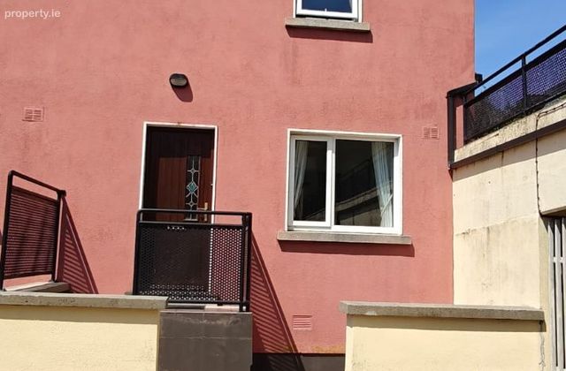 Dun Aengus, Dock Street, Galway City Centre, Co. Galway - Click to view photos