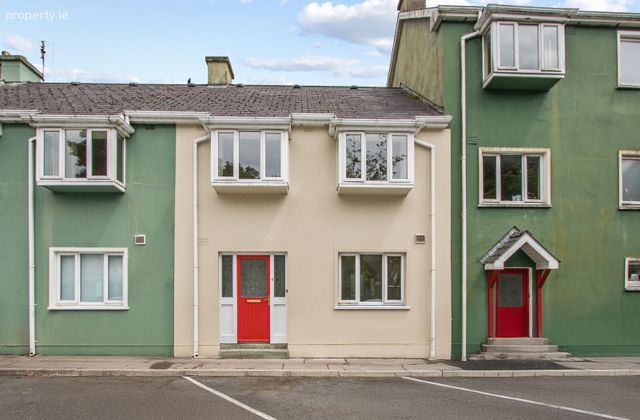4 Sandlighter Court, College Road, Clonakilty, Co Cork, Clonakilty, Co. Cork - Click to view photos