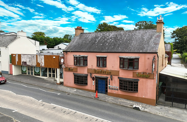 Rafterys Bar &amp; Lounge, Main Street, Craughwell, Co. Galway - Click to view photos