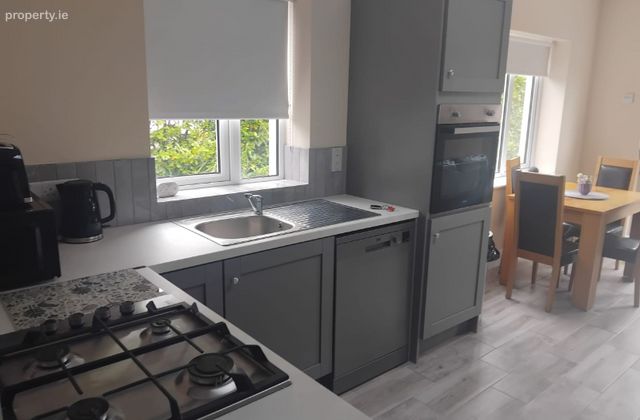 Ballyglunin, Ballyglunin, Co. Galway - Click to view photos