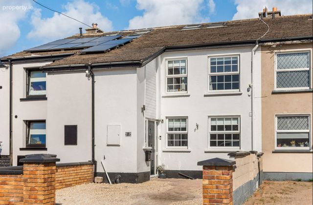 2 Ridge Hill, Ballybrack, Ballybrack, Co. Dublin - Click to view photos