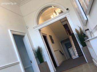 Fitzwilliam Square East, Dublin 2 - Image 2