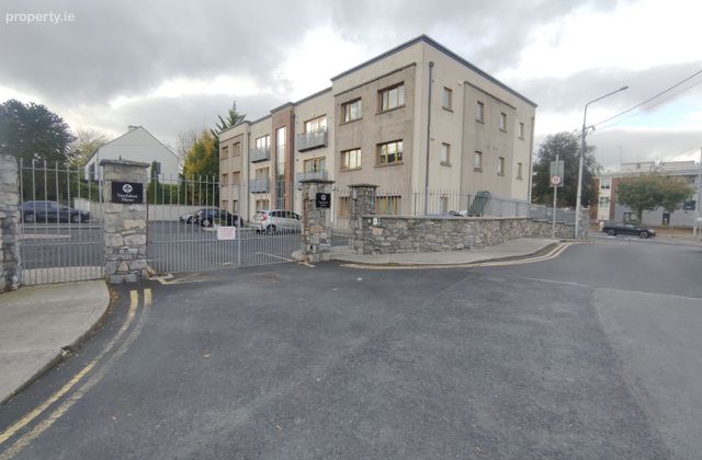 Vandeleur Mews, Ennis Road, Co. Limerick - Click to view photos
