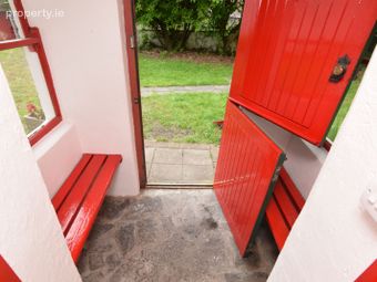 Rose Thatch Cottage, Roveagh, Kilcolgan, Co. Galway - Image 4