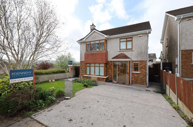 15 Silver Hill, Herons Wood, Carrigaline, Co. Cork - Click to view photos
