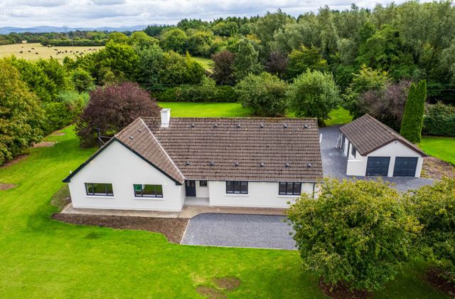 Loughtown Lodge, Donadea, Co. Kildare, Donadea, Co. Kildare - Click to view photos