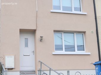8 Pearse Avenue, Carrickmacross, Co. Monaghan