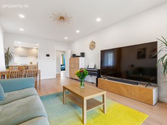 57 West Courtyard, Tullyvale, Cabinteely, Dublin 18, Cabinteely, Dublin 18 - Image 5