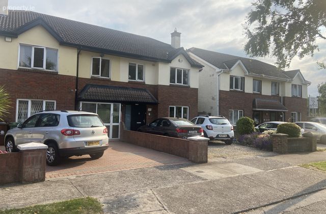 Foxborough Rise, Lucan, Co. Dublin - Click to view photos