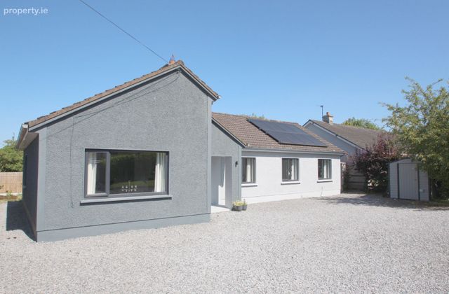 Oakwood House, Saint Colman's Terrace, Killiskea, Co. Offaly - Click to view photos