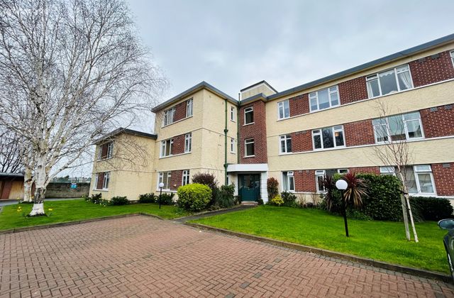 Flat 47, Adair, Ballsbridge, Dublin 4 - Click to view photos