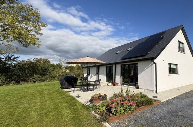 6 Hunter's Wood, Newmarket, Newmarket, Co. Kilkenny - Click to view photos