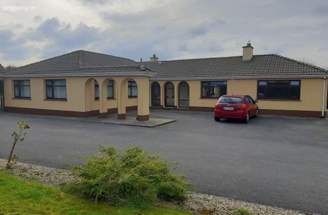 Bellacagher Lodge, Bellacagher, Ballintubber, Ballintubber, Co. Roscommon - Click to view photos