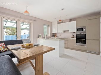 4 Shackleton Grove, Lucan, Co. Dublin, Lucan, Co. Dublin - Image 4