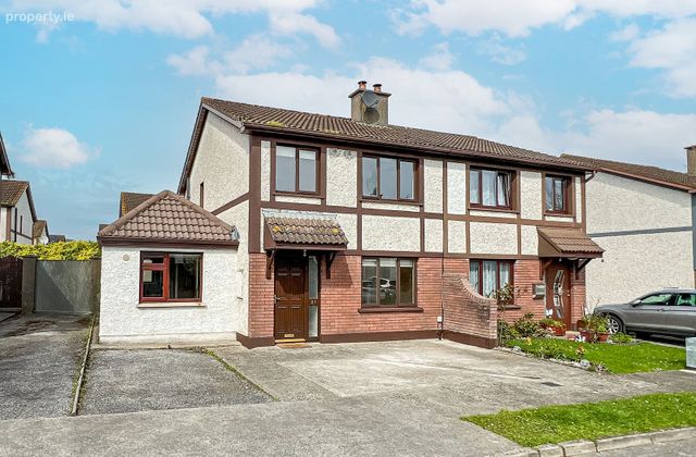 27 Deans Court, Kilkenny, Kilkenny, Co. Kilkenny - Click to view photos