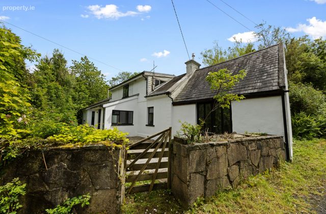 Caherhurly, Bodyke, Tuamgraney, Co. Clare - Click to view photos