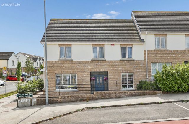 70 Millers Avenue, Miller's Glen, Swords, Co. Dublin - Click to view photos