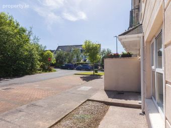 3 An R&eacute;ile&aacute;n, C&uacute;l &Aacute;rd, Carrigtwohill, Co. Cork - Image 2