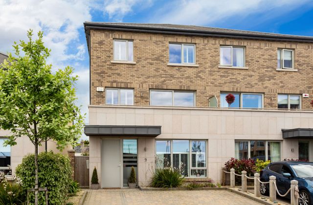3 The Strand, Marina Village, Greystones, Co. Wicklow - Click to view photos