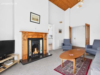 Short Let - Shandon Hall, Shandon Park, Monkstown, Co. Dublin - Image 4