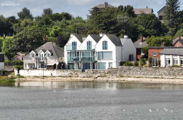 Sea Beach, Sandymount, Blackrock, Co. Louth, Blackrock, Co. Louth - Click to view photos